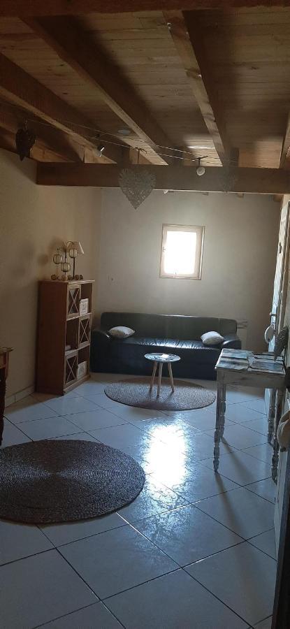 Chambres D'Hotes La Luzerniere Saint-Denis-de-Pile Εξωτερικό φωτογραφία