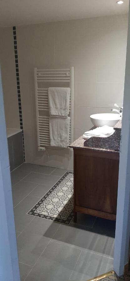 Chambres D'Hotes La Luzerniere Saint-Denis-de-Pile Εξωτερικό φωτογραφία